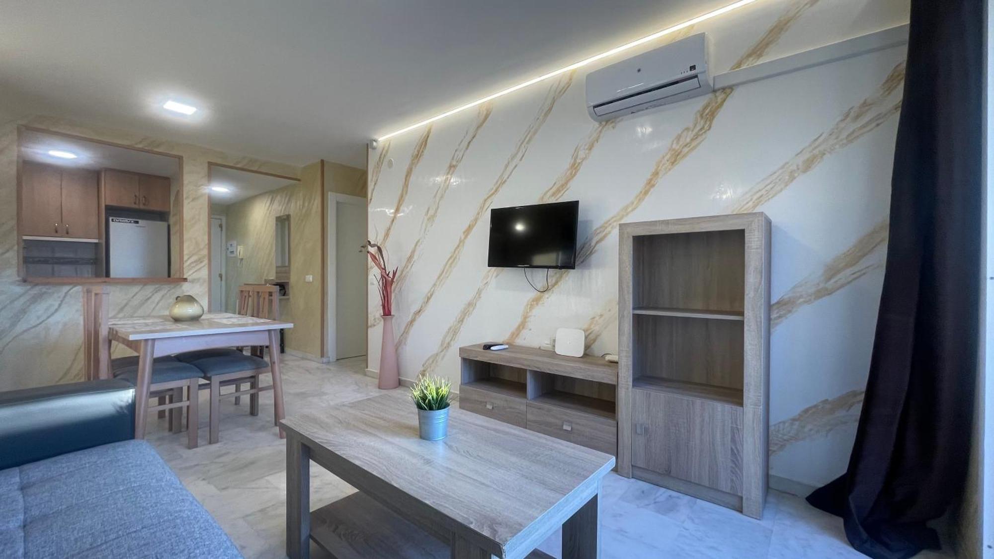 Apartamento Con Vista A La Piscina Lejlighed Benalmádena Eksteriør billede