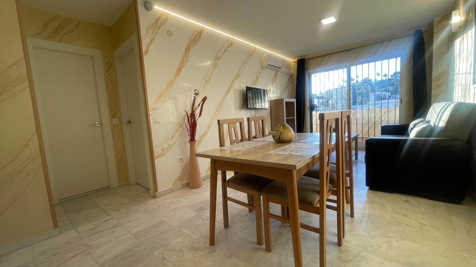Apartamento Con Vista A La Piscina Lejlighed Benalmádena Eksteriør billede